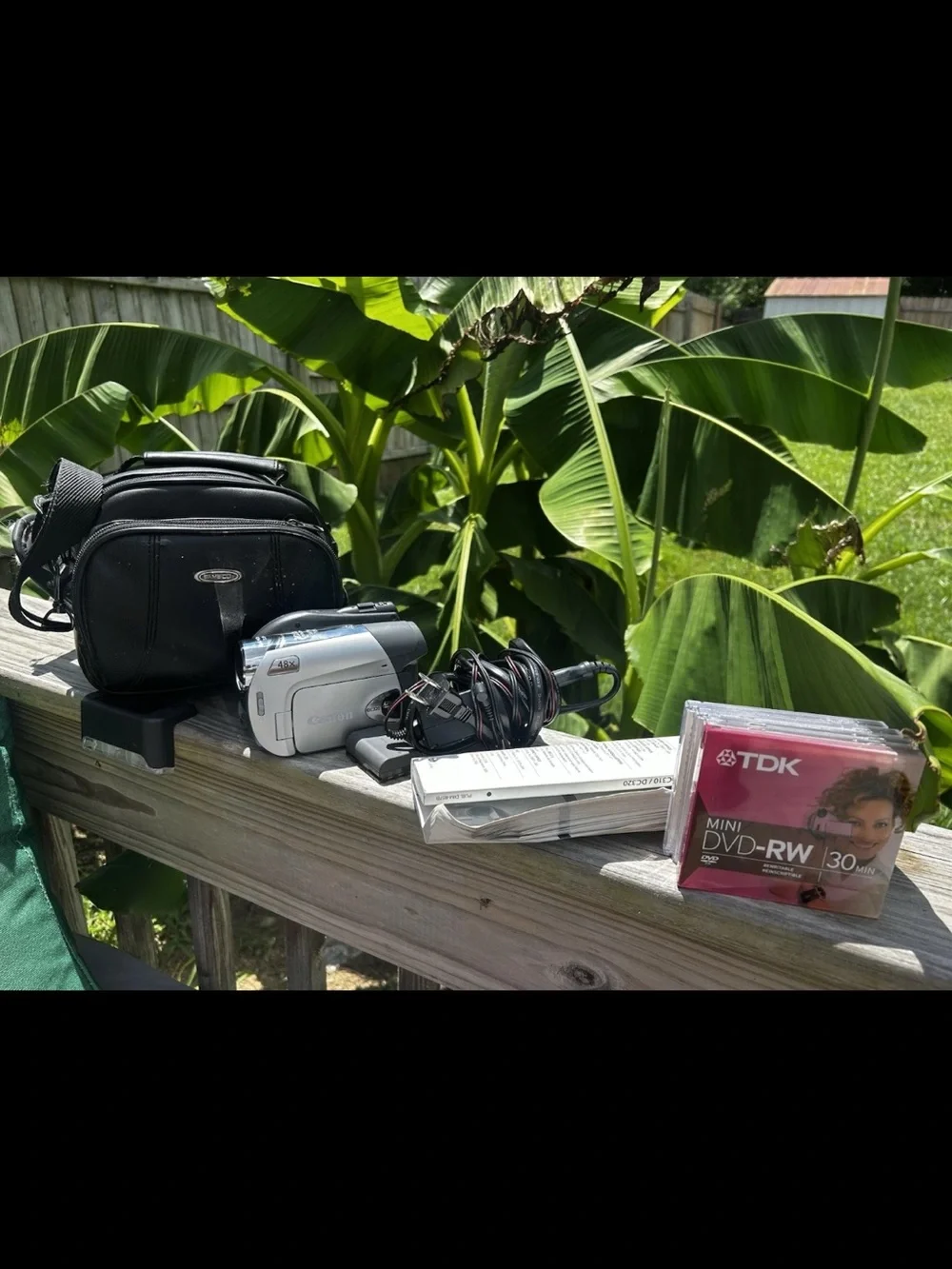 CANON DC320 DVD 48X ADVANCED ZOOM W/ CHARGER & BATTERY & BAG ~ TESTED & WORKING